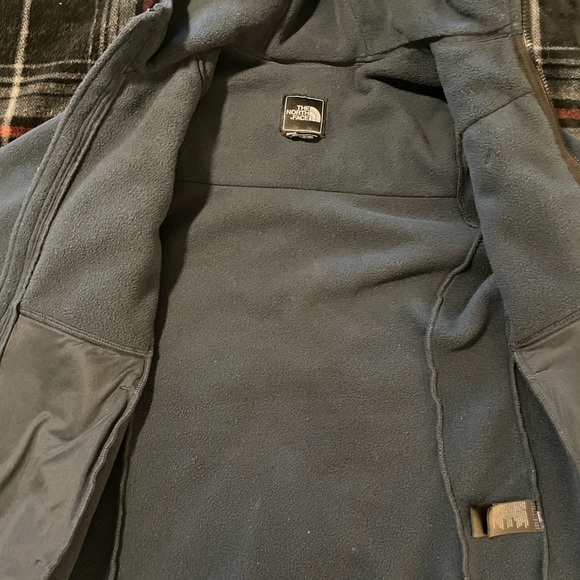 Women’s North Face hoodie - Picture 2 of 4